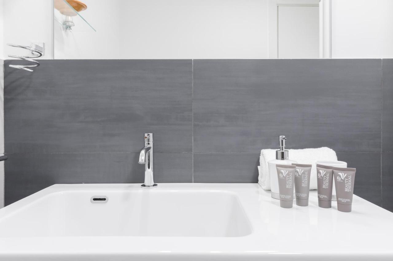 Amoretti Apartment, 6 Persone, 3 Camere, 2 Bagni, Balcone, Wi-Fi, Metro B Monti Tiburtini Рим Экстерьер фото